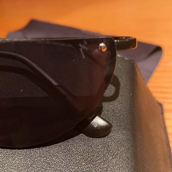 Vera Wang sunglasses - Picture 2 of 6